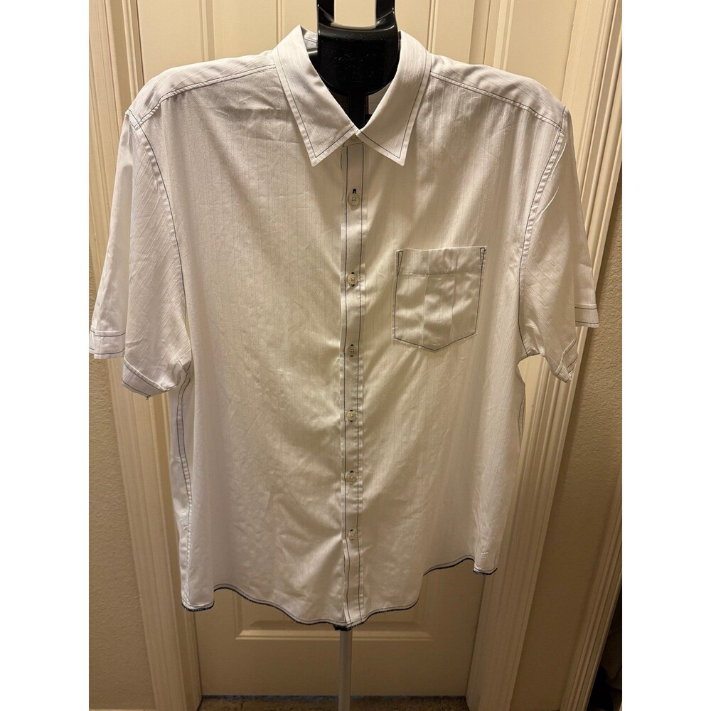 Tommy Bahama XL Button Up Short Sleeve Shirt